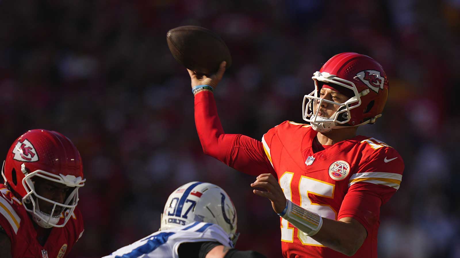 Patrick Mahomes among 4 stars off Chiefs injury report, but 3 players ruled out vs. Cowboys