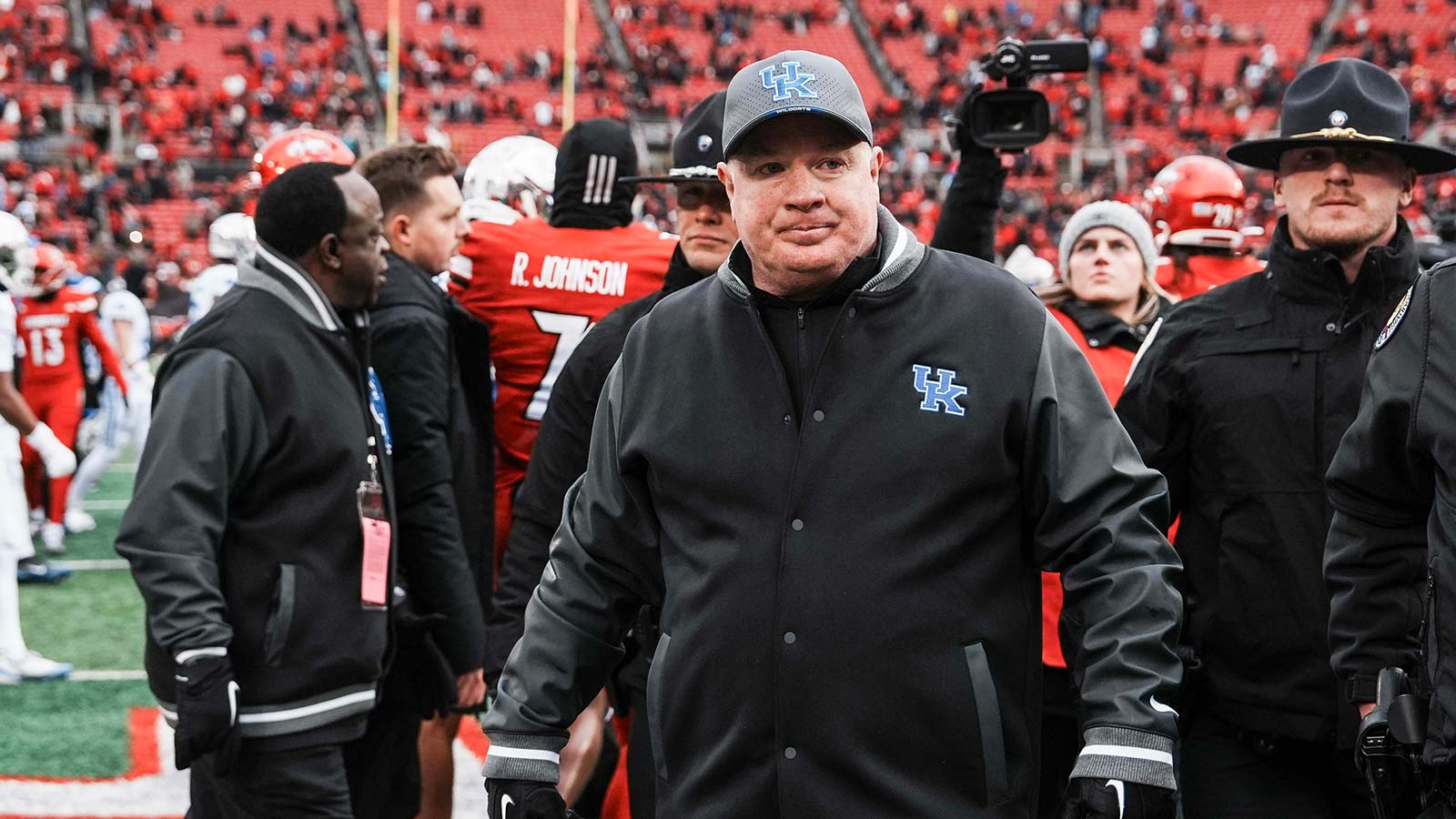 Kentucky Wildcats head coach Mark Stoops walks towards the locker room after the Cats lost to Louisville 41-0 Saturday, November 29, 2025 in Louisville, Kentucky at L&N Federal Credit Union Stadium.