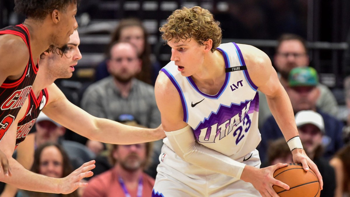 Utah Jazz forward/center Lauri Markkanen (23) prepares his shot against Chicago Bulls guard Josh Giddey (3) during double overtime at Delta Center.