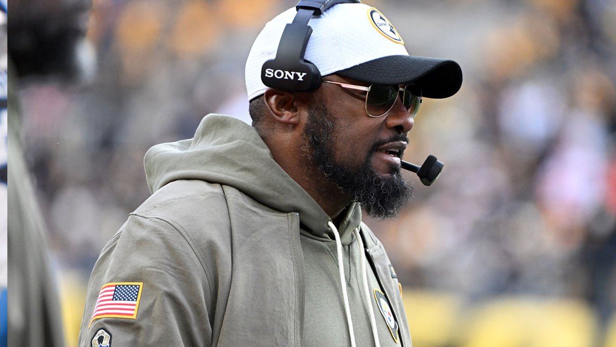 Pittsburgh Steelers head coach Mike Tomlin looks on during the second half at Acrisure Stadium.