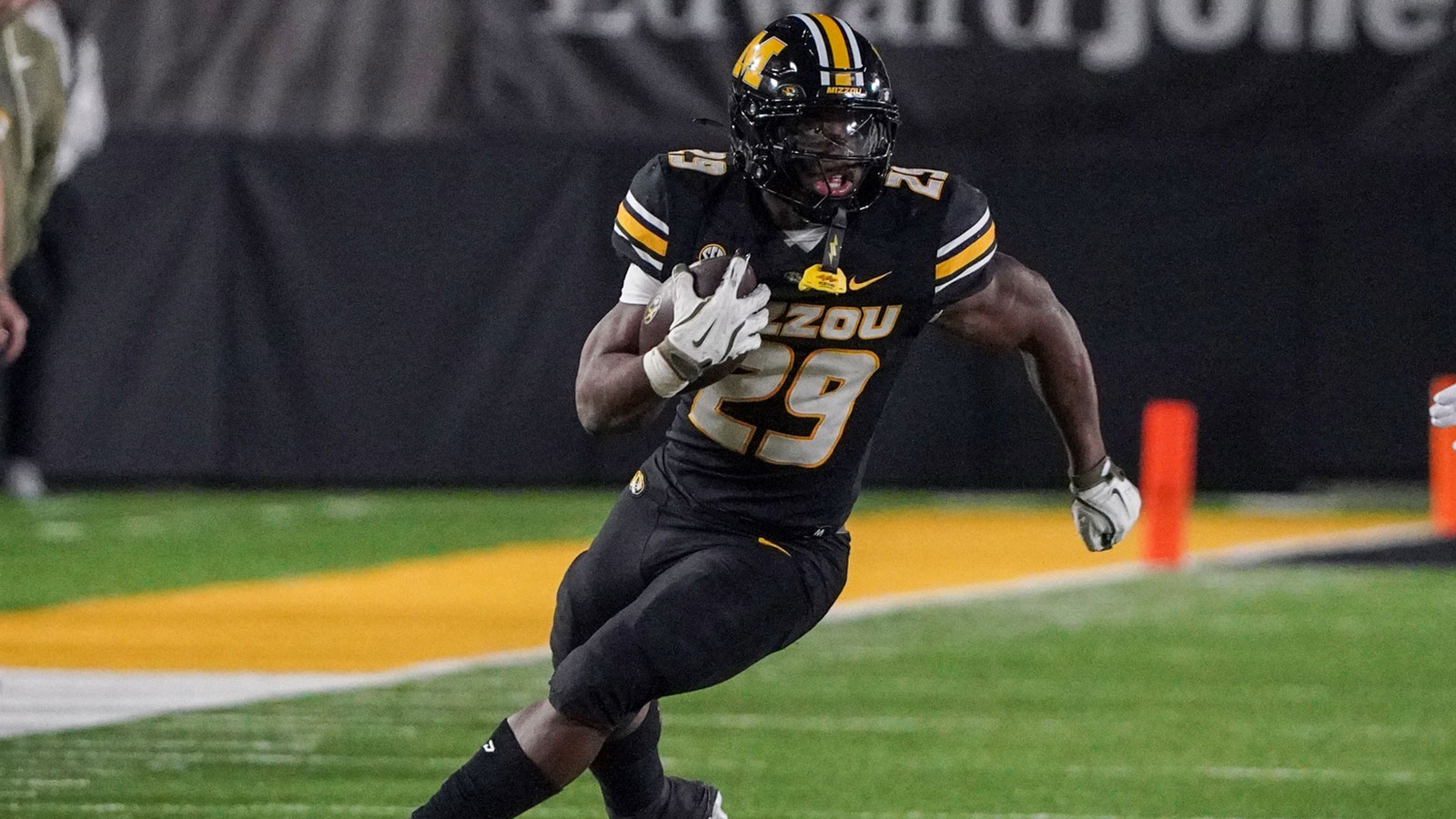  Missouri Tigers running back Ahmad Hardy (29) runs the ball against the Mississippi State Bulldogs during the second half of the game at Faurot Field at Memorial Stadium. 