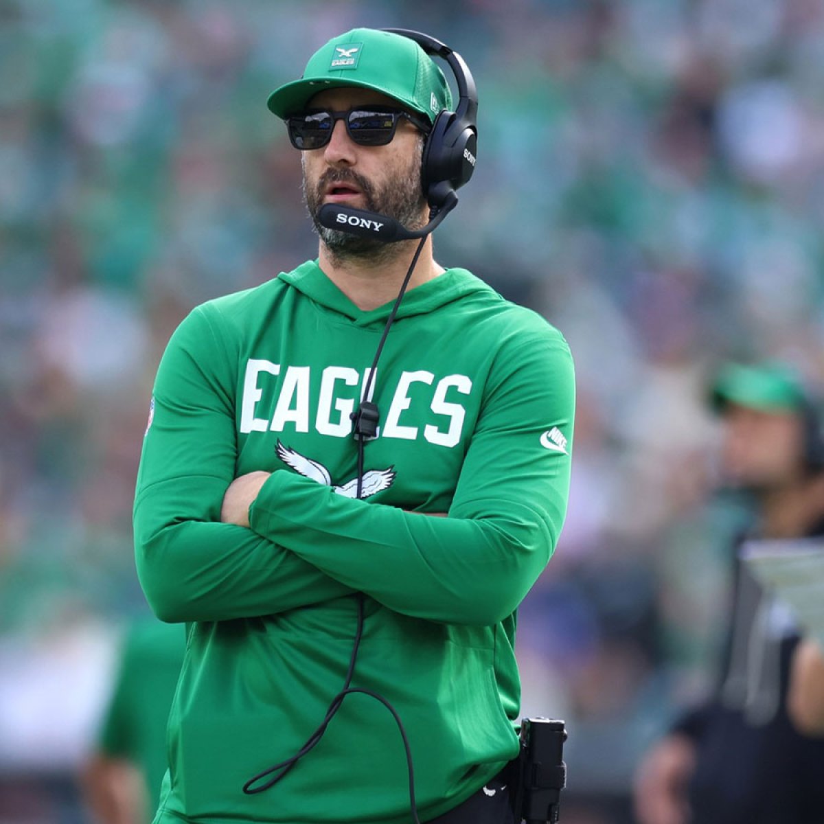 10 MINUTES AGO: Eagles Head Coach Nick Sirianni ERUPTS in Defense of Saquon Barkley — “What’s Happening to Him Is a Crime Against Football.” -T