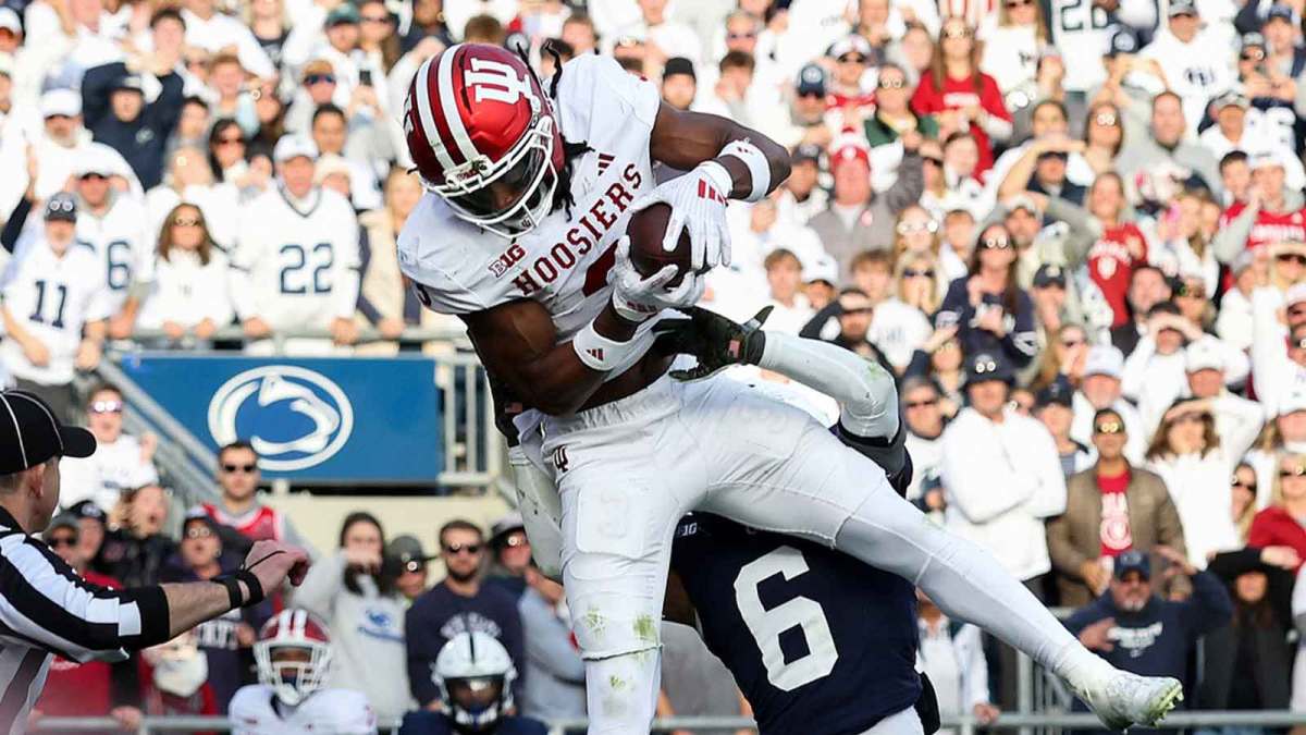 Indiana Hoosiers wide receiver Omar Cooper Jr. (3) makes a catch in the end zone for a touchdown during the fourth quarter against the Penn State Nittany Lions at Beaver Stadium.