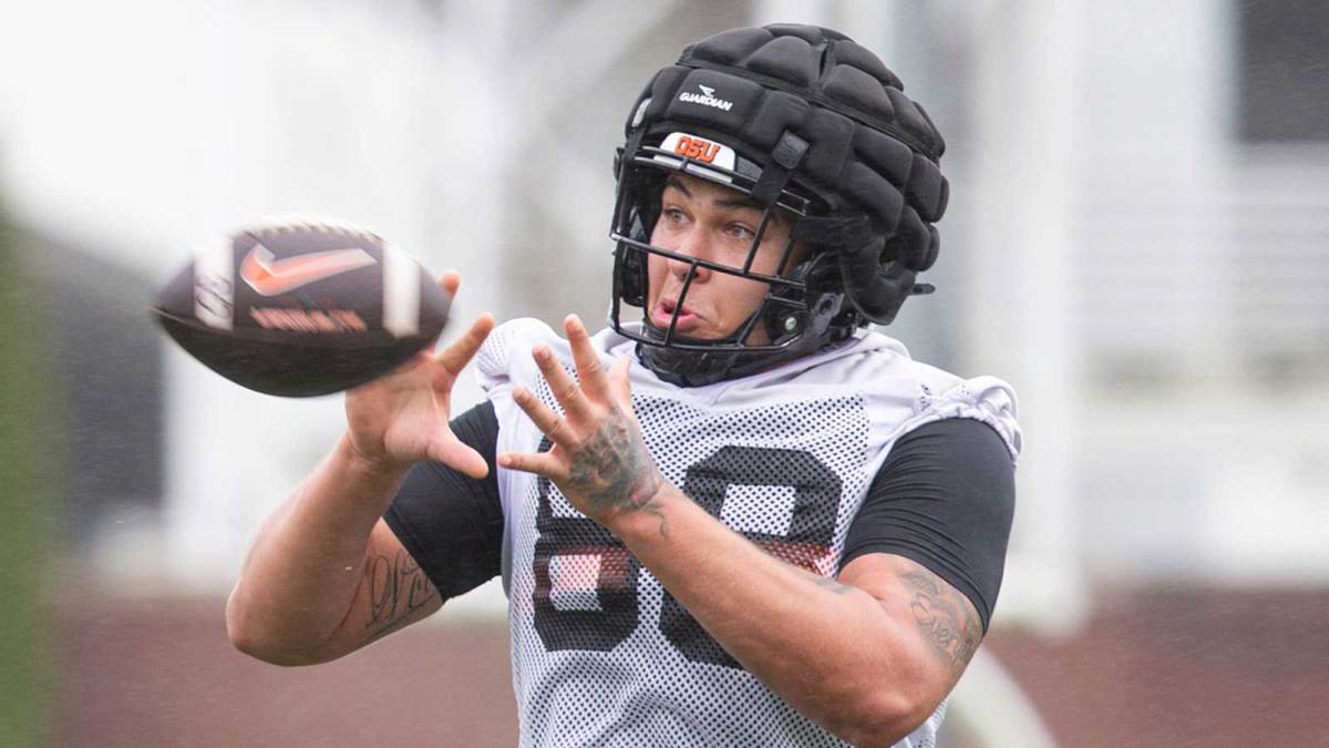 Oregon State's Riley Williams (88) catches the ball during the first day of spring practice at the Tommy Prothro Football Complex on Tuesday, March 4, 2025, in Corvallis, Ore.