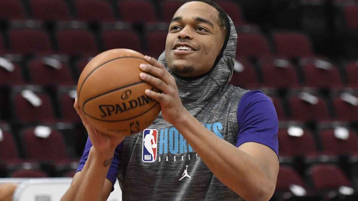Charlotte Hornets forward PJ Washington (25) warms up before the game against the Chicago Bulls at United Center.