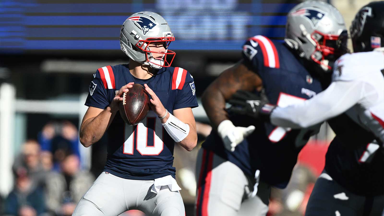 Drake Maye’s biggest fan shares Jumbotron with Patriots QB