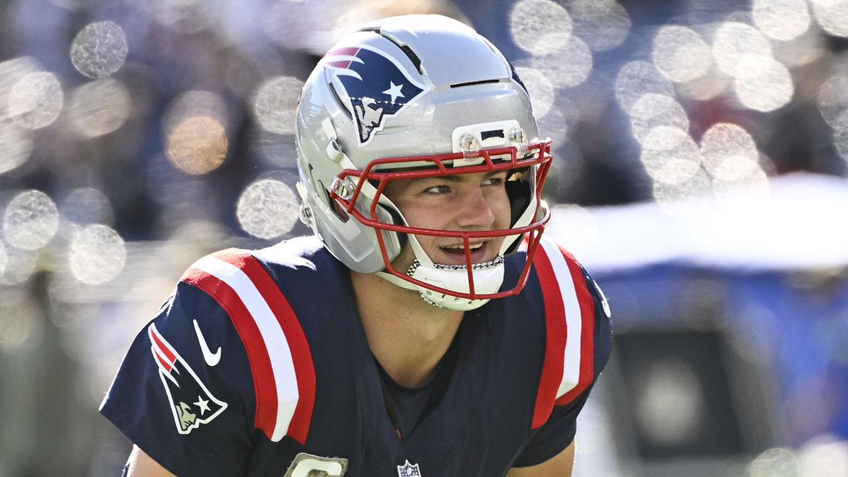 New England Patriots quarterback Drake Maye (10) warms up prior to the game against the Atlanta Falcons at Gillette Stadium.