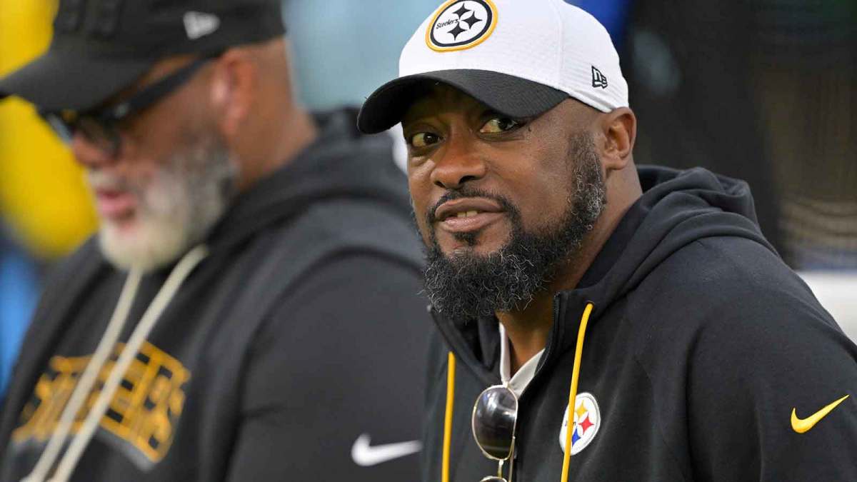 Pittsburgh Steelers head coach Mike Tomlin looks on during warmups before the game against the Los Angeles Chargers at SoFi Stadium.