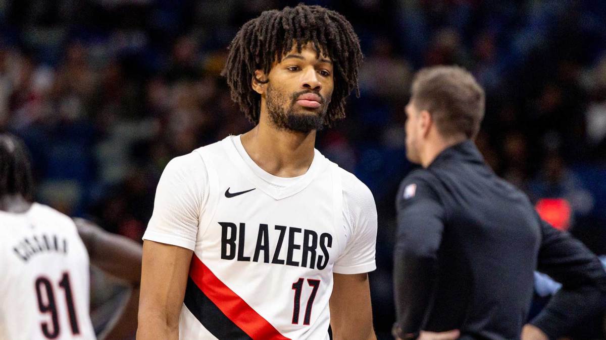 Portland Trail Blazers guard Shaedon Sharpe (17) looks on against the New Orleans Pelicans during the first half at Smoothie King Center.