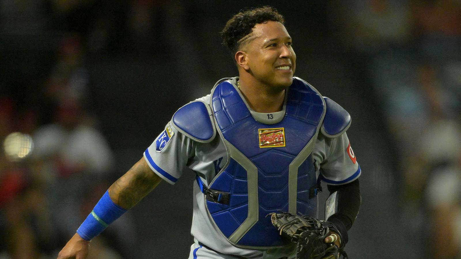 Salvador Perez signs two-year deal to remain with Royals