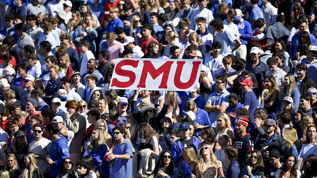SMU football fans tear down goalposts after huge win over Miami