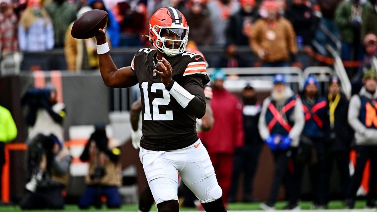 Cleveland Browns quarterback Shedeur Sanders (12) makes a pass during the first half against the San Francisco 49ers at Huntington Bank Field.