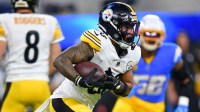 Pittsburgh Steelers running back Jaylen Warren (30) carries the ball against the Los Angeles Chargers during the second quarter of the game at SoFi Stadium.