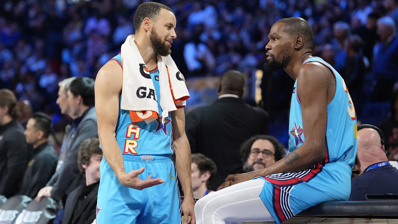 Shaq’s OGs guard Stephen Curry (30) of the Golden State Warriors and forward Kevin Durant (35) of the Phoenix Suns look on in the game against Chuck’s Global Stars during the 2025 NBA All Star Game at Chase Center.