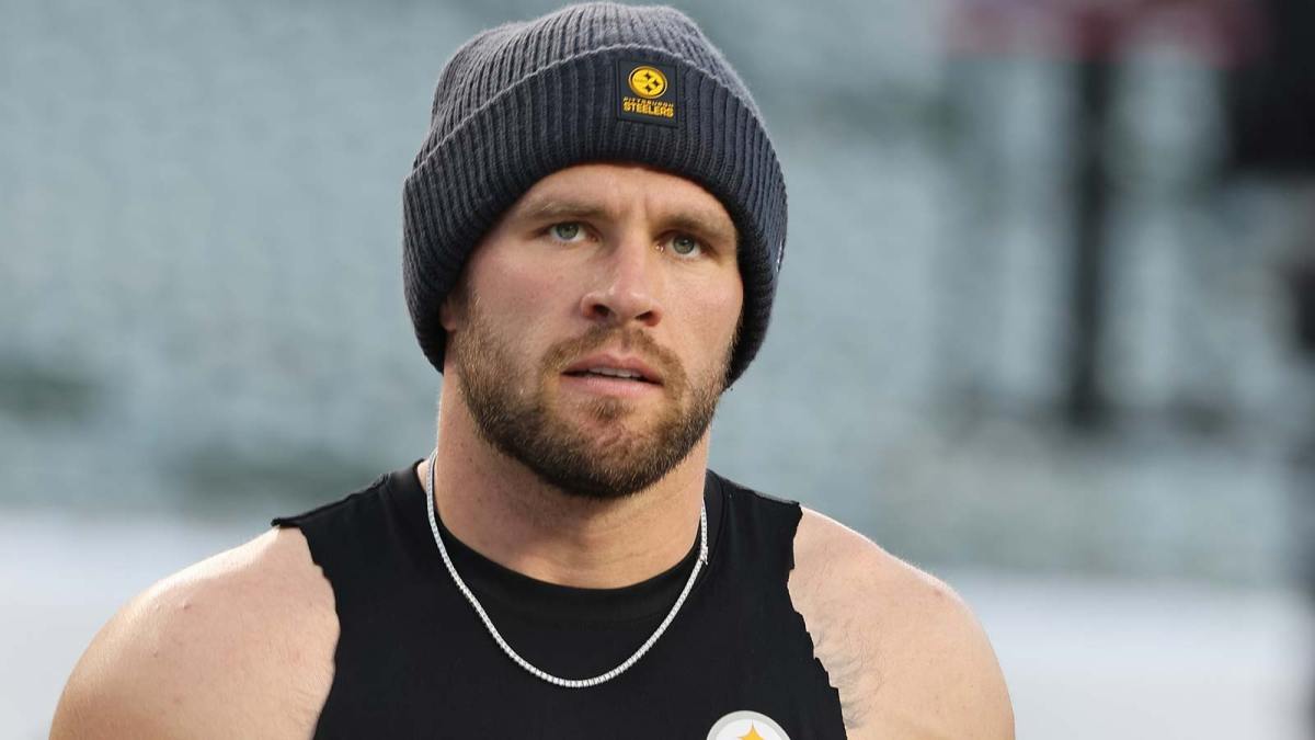 Pittsburgh Steelers linebacker T.J. Watt (90) looks on during warmups before the game against the Cincinnati Bengals at Paycor Stadium.