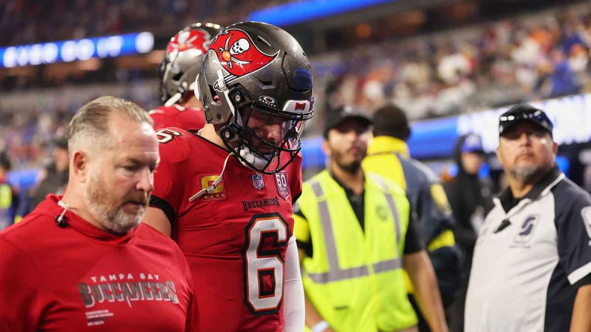 Tampa Bay Buccaneers quarterback Baker Mayfield (6) walks off the field at halftime with an apparent injury against the Los Angeles Rams at SoFi Stadium.