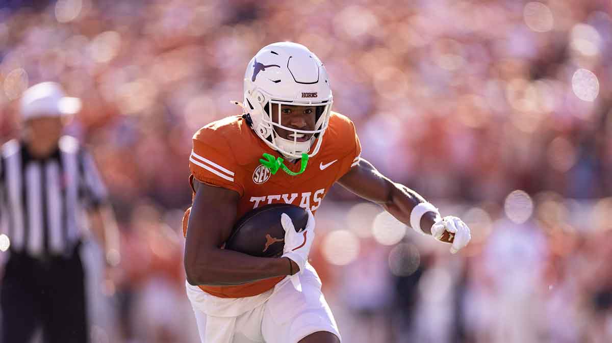 Texas makes statement vs. Vanderbilt with 75-yard TD on 1st play of game