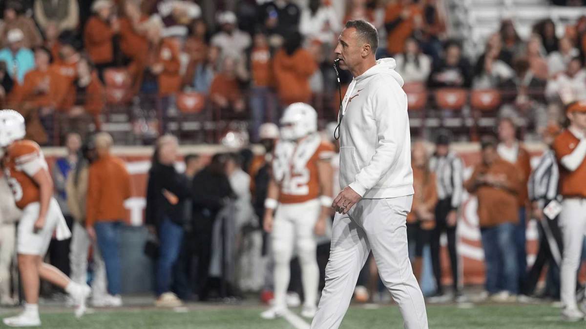 Texas Longhorns head coach Steve Sarkisian before the game against the Texas A&M Aggies at Darrell K Royal-Texas Memorial Stadium.