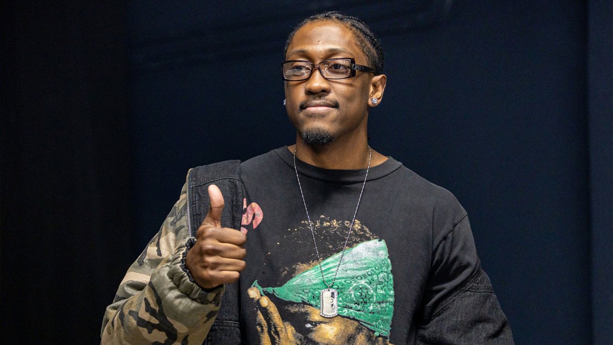 Thunder guard/forward Jalen Williams (8) poses for a picture after the game against the New Orleans Pelicans at Smoothie King Center