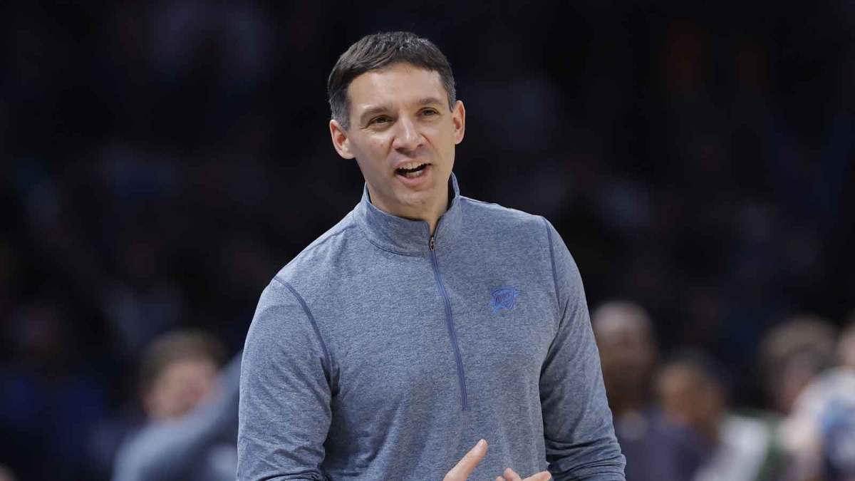 Thunder head coach Mark Daigneault watches his team play against the Sacramento Kings during the second half at Paycom Center Thunder's dominant start