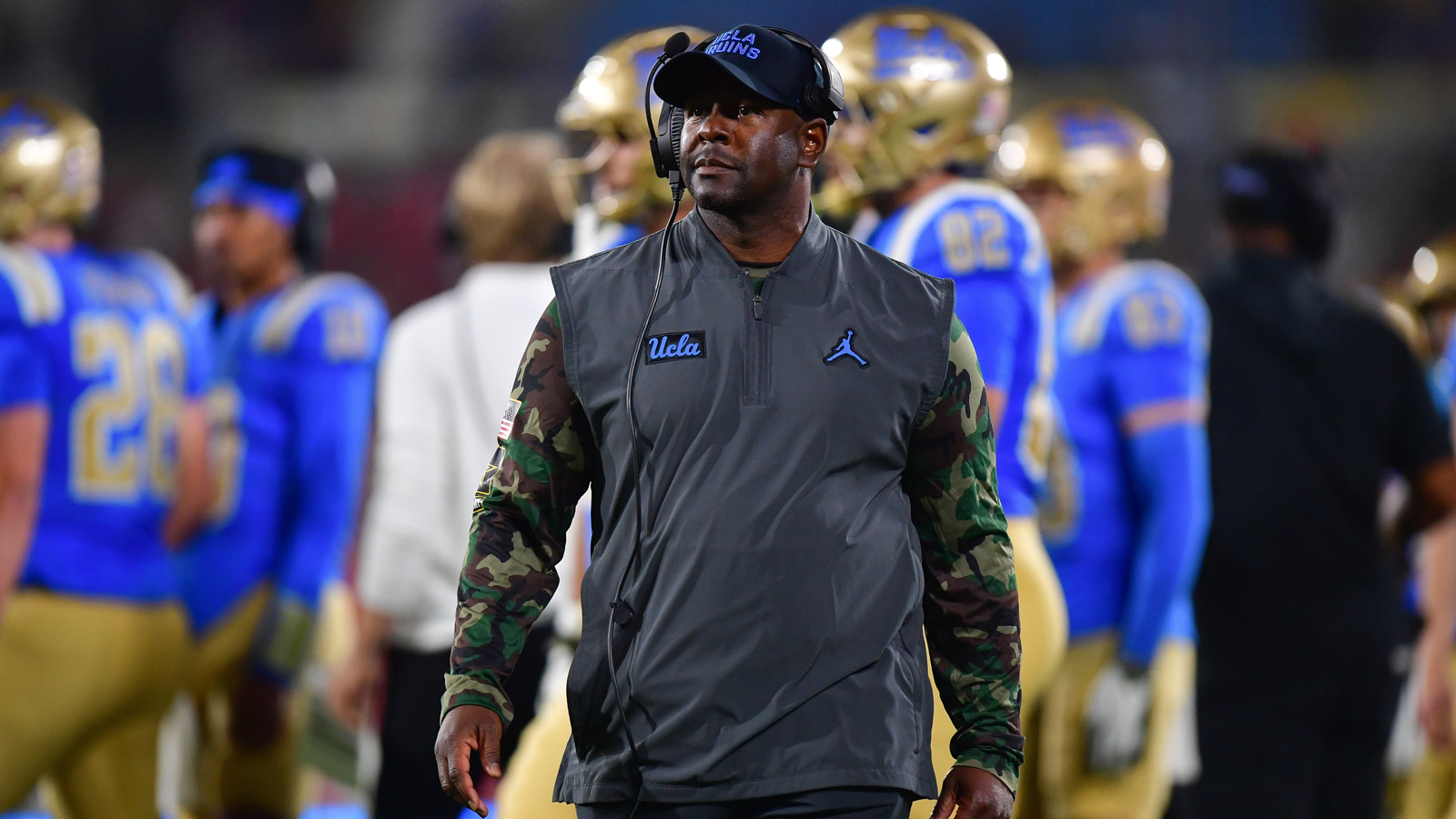 UCLA Bruins interim head coach Tim Skipper during the first half at the Rose Bowl. Mandatory Credit: Gary A. Vasquez-Imagn Images