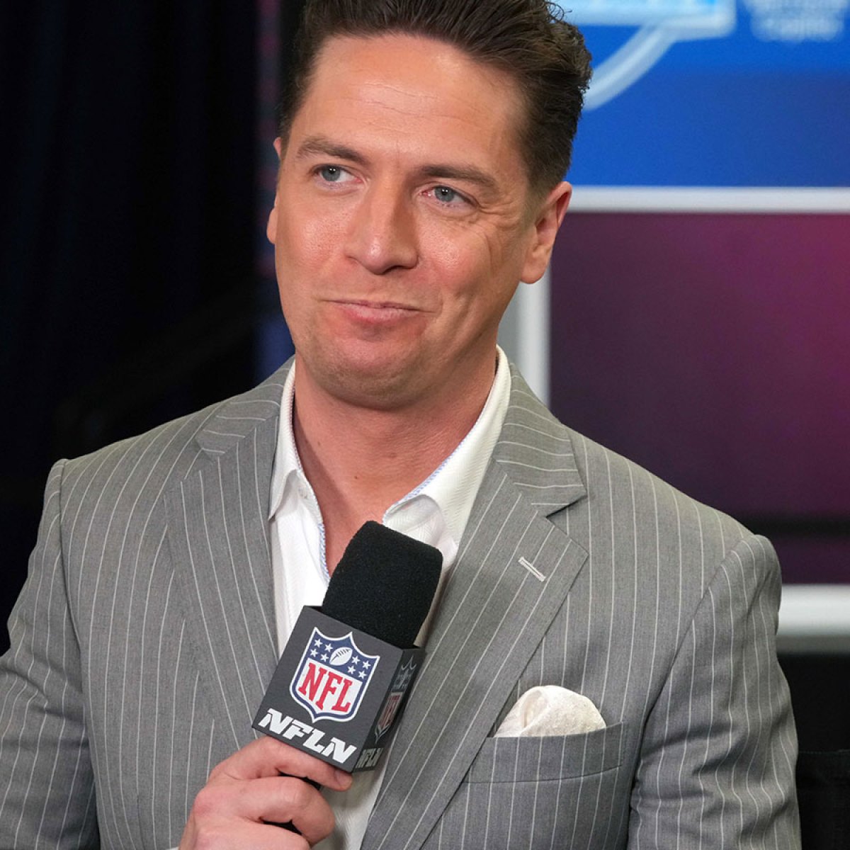 Commanders news: Tom Pelissero calls out 'idiot' who just got banned from  Northwest Stadium for trying to run on field