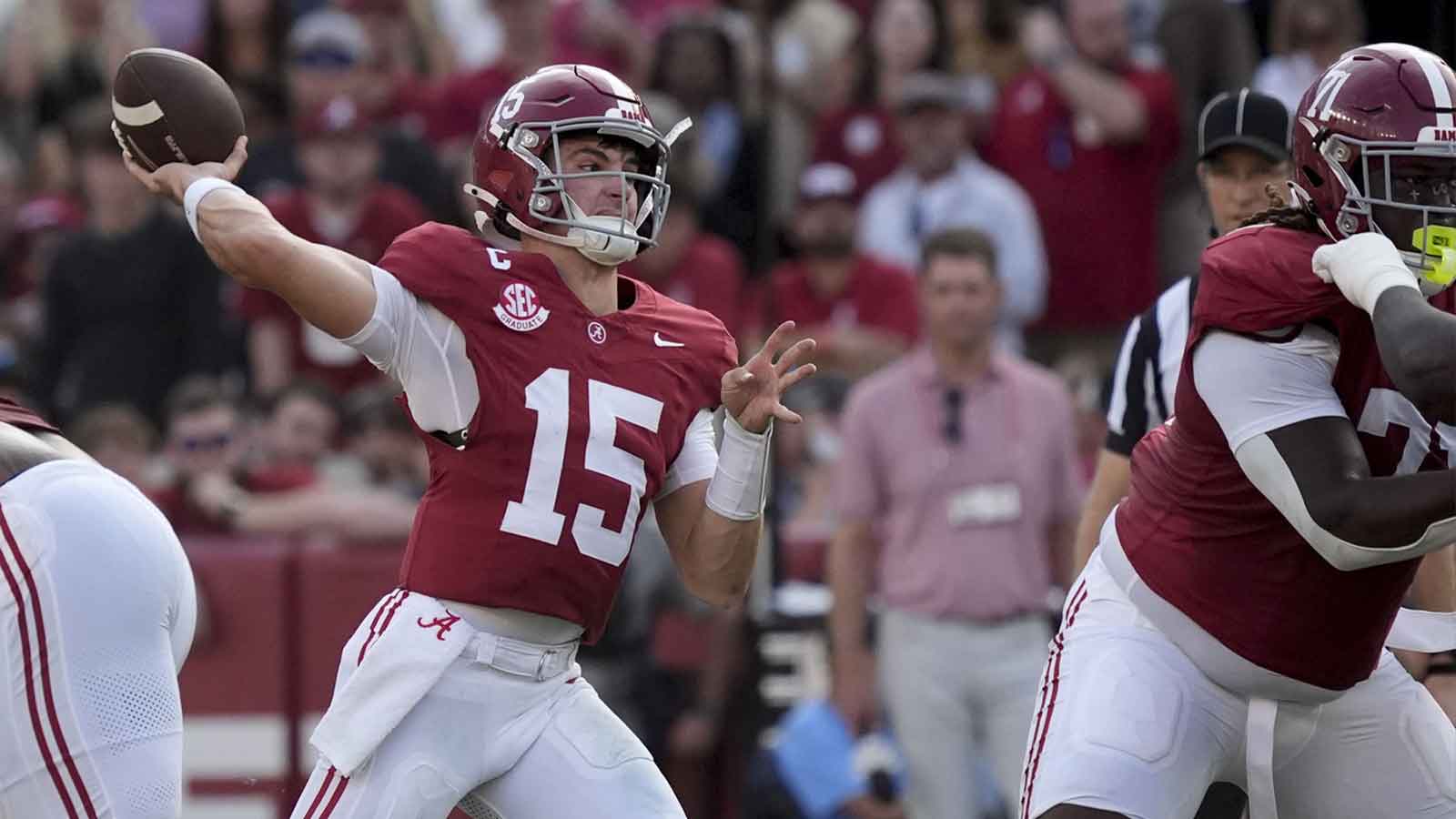 Alabama Crimson Tide quarterback Ty Simpson (15) throws a pass during the first half against the Oklahoma Sooners at Saban Field at Bryant-Denny Stadium.