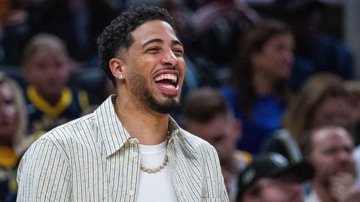 Indiana Pacers guard Tyrese Haliburton (0) in the second half against the Golden State Warriors at Gainbridge Fieldhouse.