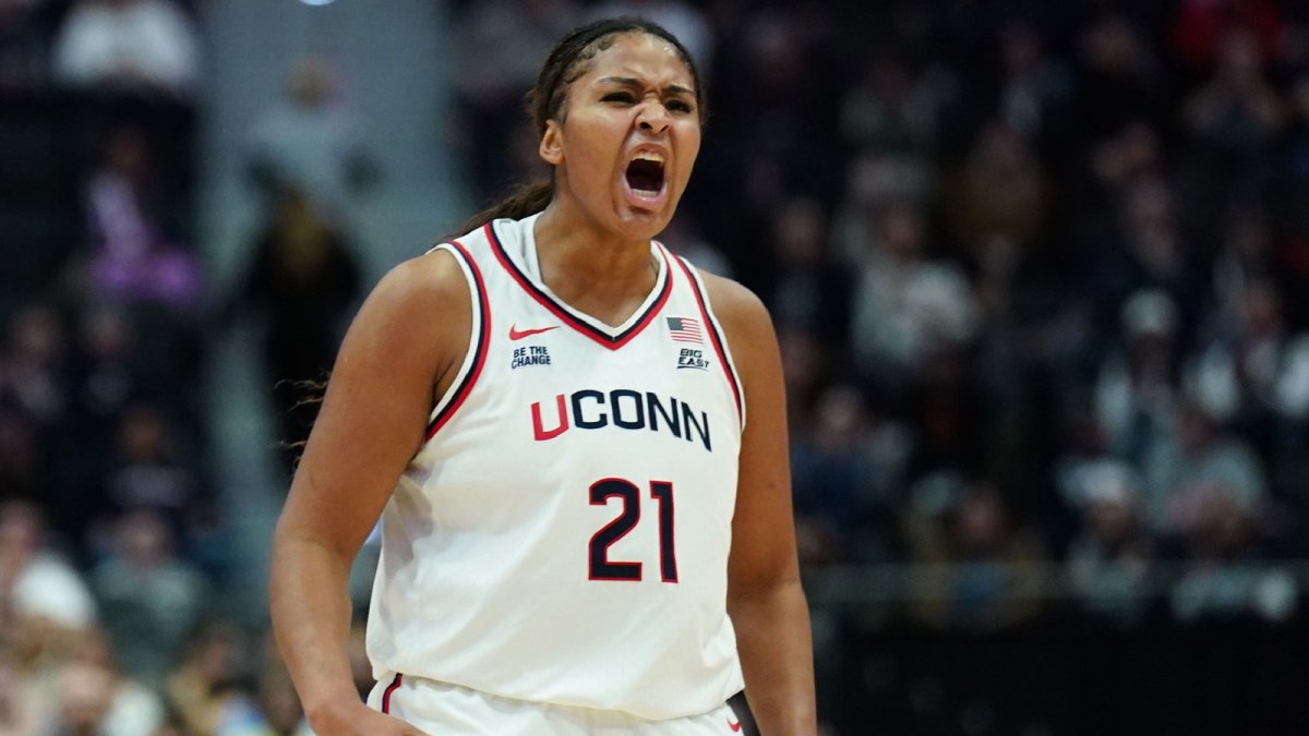 UConn Huskies forward Sarah Strong (21) reacts after a play against the Ohio State Buckeyes in the first half.