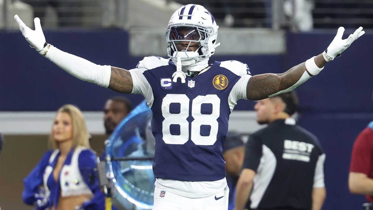 Dallas Cowboys wide receiver CeeDee Lamb (88) celebrates after a play against the Kansas City Chiefs during the third quarter at AT&T Stadium. Mandatory Credit: Kevin Jairaj-Imagn Images