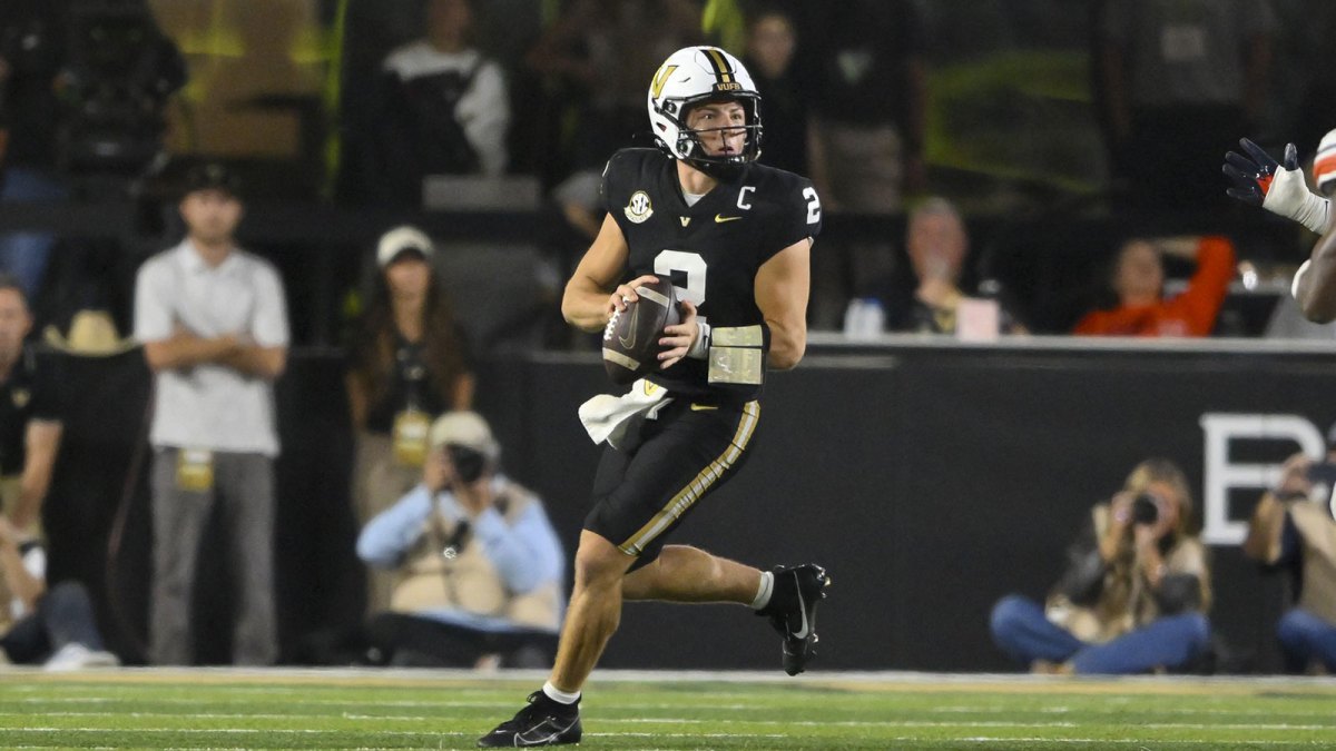 Vanderbilt Commodores quarterback Diego Pavia (2) scrambles against the Auburn Tigers during the second half at FirstBank Stadium.