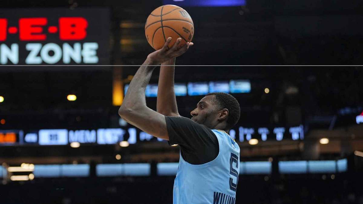 Memphis Grizzlies guard Vince Williams Jr. (5) shoots in the second half against the San Antonio Spurs at Frost Bank Center.