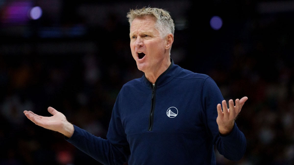 Golden State Warriors head coach Steve Kerr reacts during the first half against the New Orleans Pelicans at Smoothie King Center.