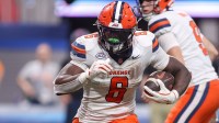Syracuse Orange running back Yasin Willis (6) runs the ball for a touchdown against the Tennessee Volunteers in the fourth quarter at Mercedes-Benz Stadium.