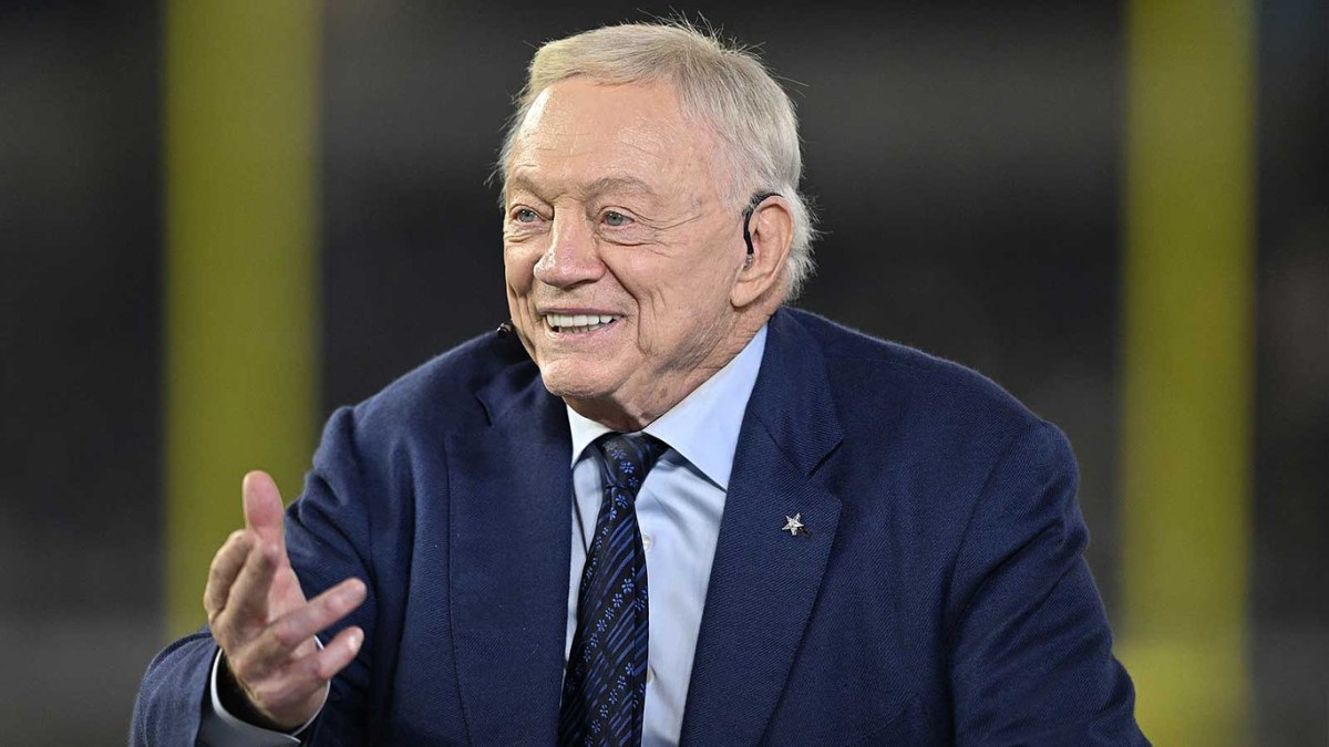 Dallas Cowboys owner Jerry Jones talks before the game against the Arizona Cardinals at AT&T Stadium.
