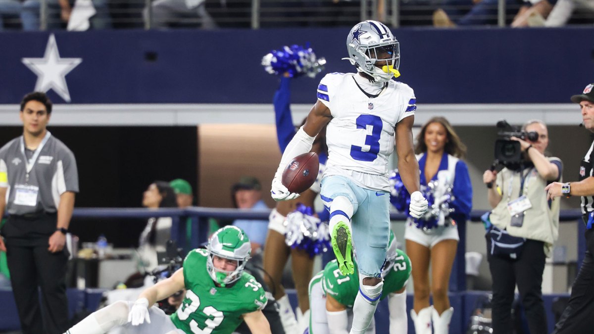 Dallas Cowboys wide receiver George Pickens (3) reacts after a play in the fourth quarter against the Philadelphia Eagles at AT&T Stadium.