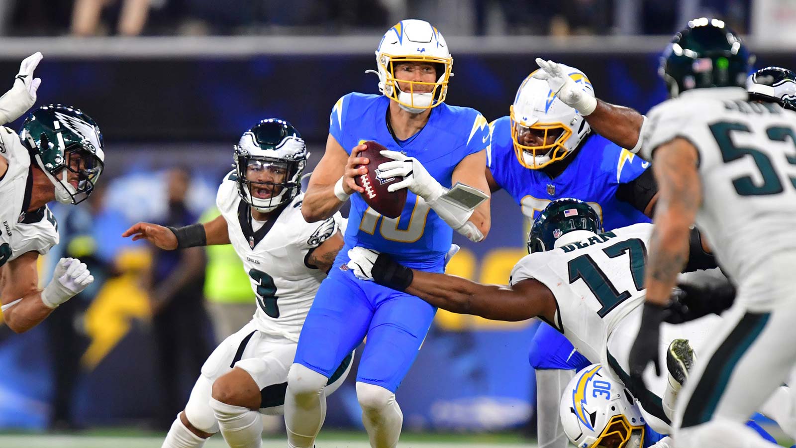 1 stat highlights Justin Herbert’s pass rush nightmare in Chargers-Eagles