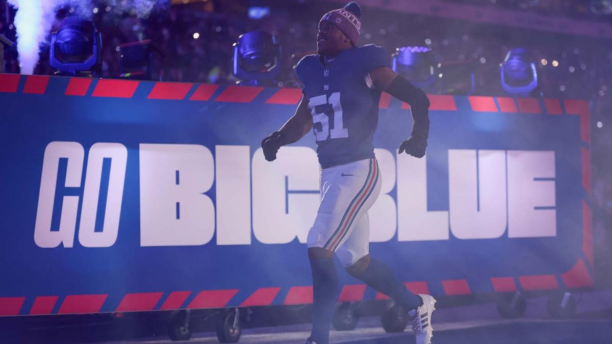 New York Giants linebacker Abdul Carter (51) runs onto the field prior to the game against the Philadelphia Eagles at MetLife Stadium.