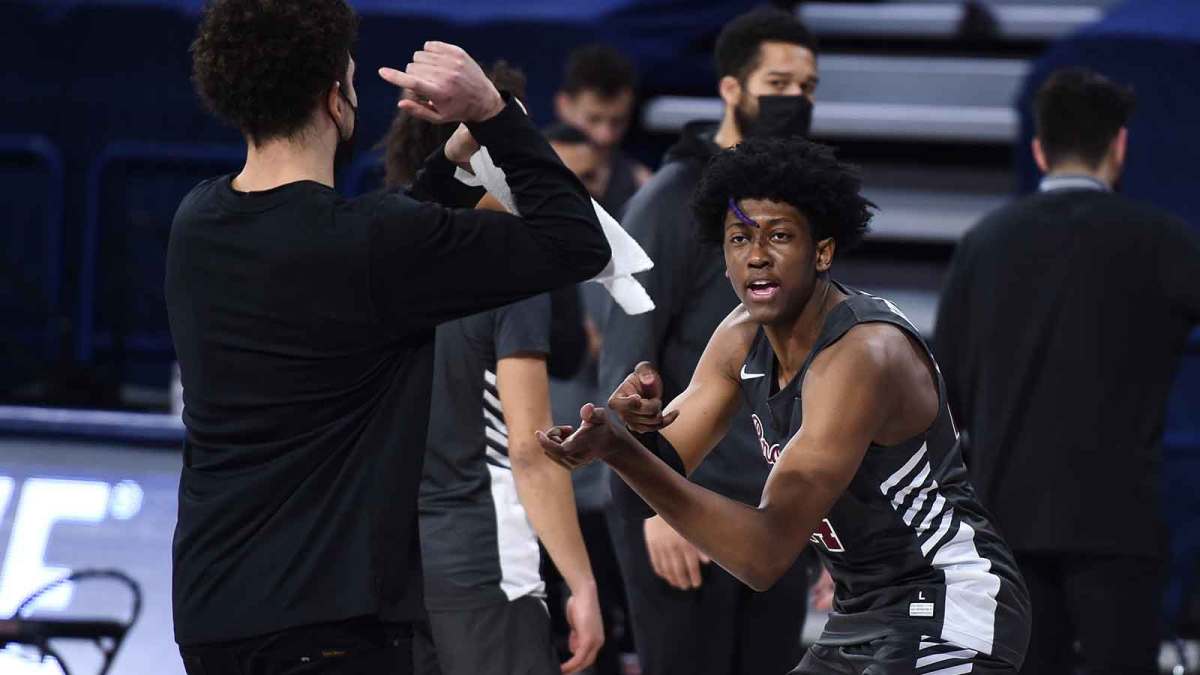 Santa Clara Broncos Thunder guard Jalen Williams (24) is introduced before a game against the Gonzaga Bulldogs at McCarthey Athletic Center