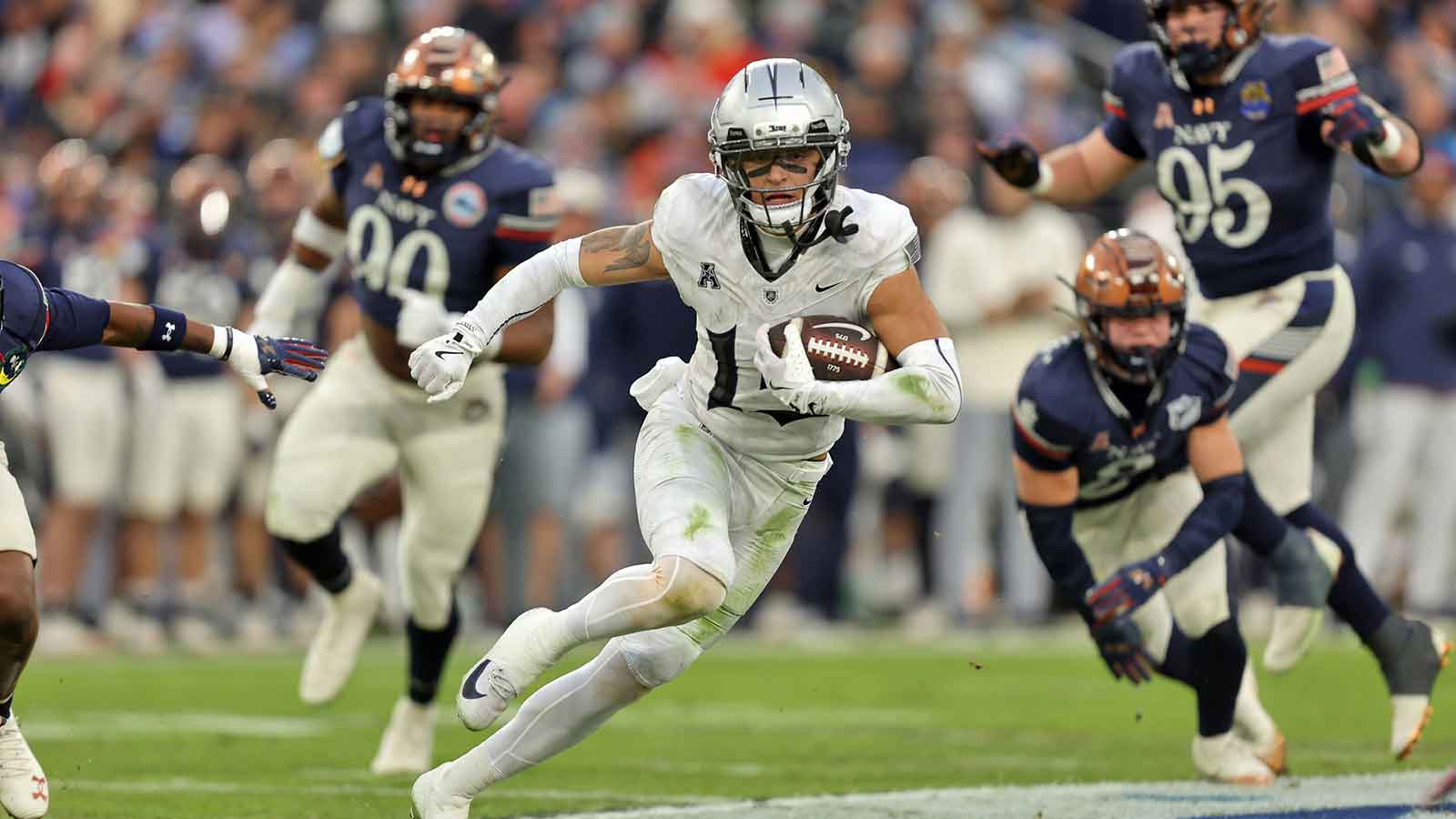 Exciting Army-Navy football clash draws plethora of reactions