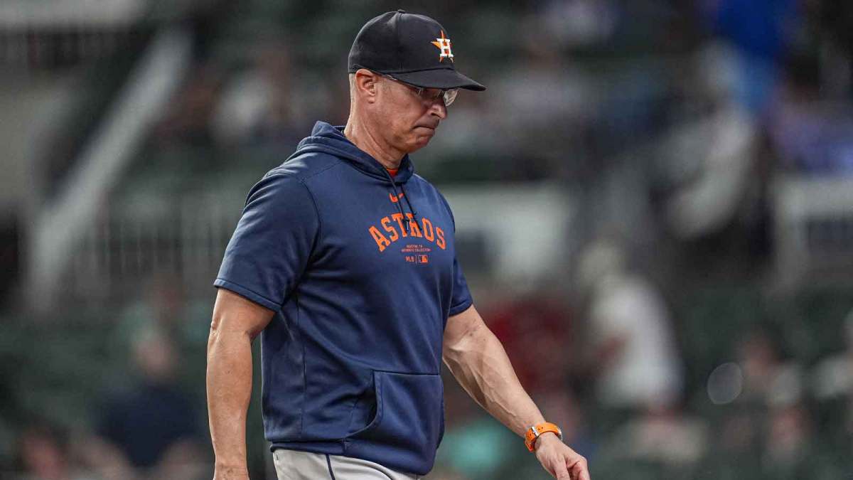 Houston Astros manager Joe Espada (19) on the field during the game against the Atlanta Braves during the eighth inning at Truist Park.