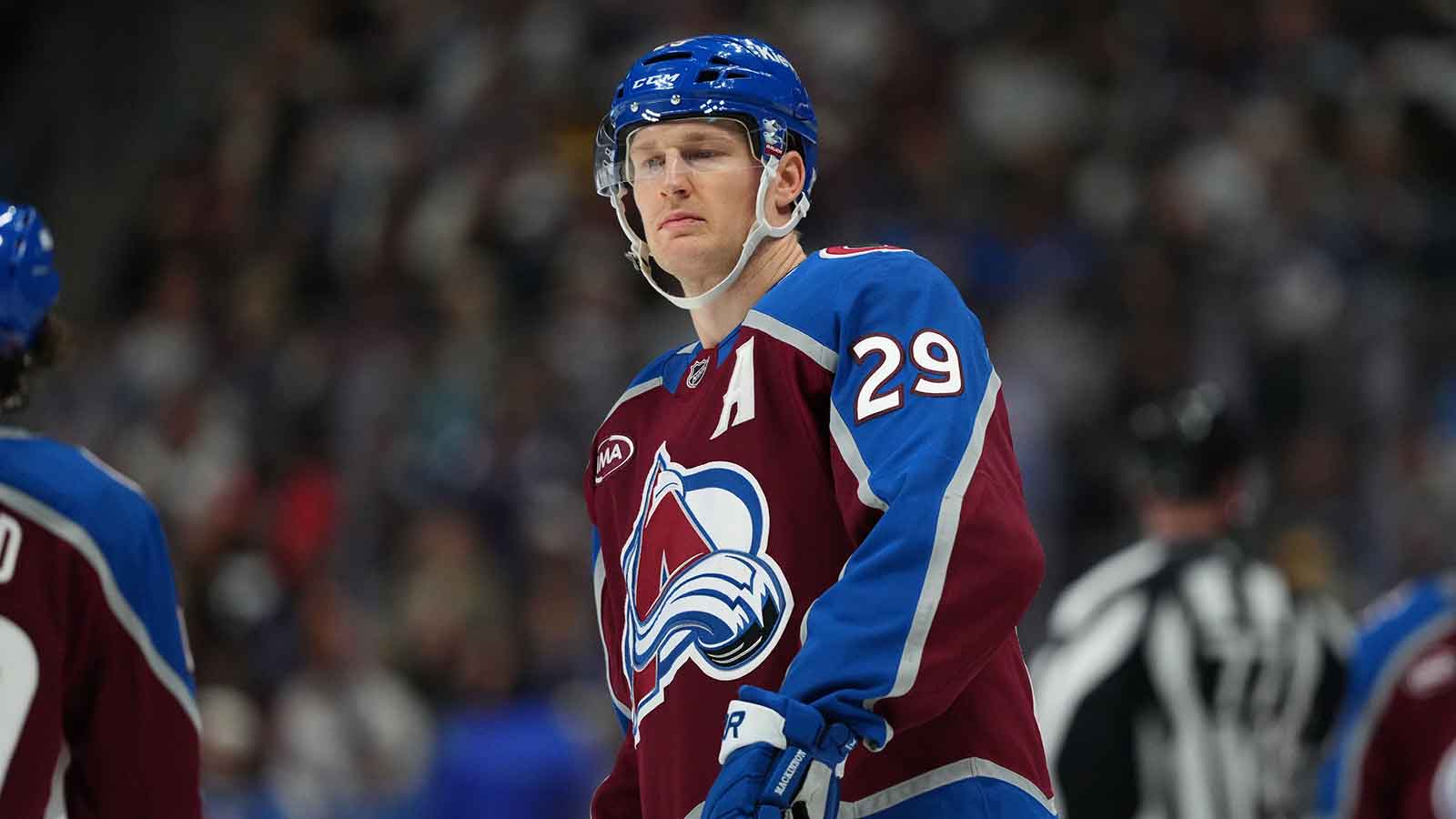 Avalanche’s Nathan MacKinnon has fans going bonkers after 22nd goal vs. Canucks