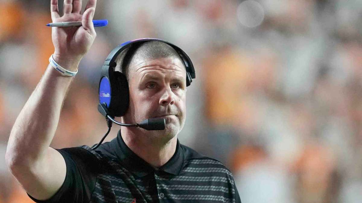 Florida head coach Billy Napier during a game between Florida and Tennessee in Neyland Stadium, in Knoxville, Tenn., Saturday, Oct. 12, 2024.