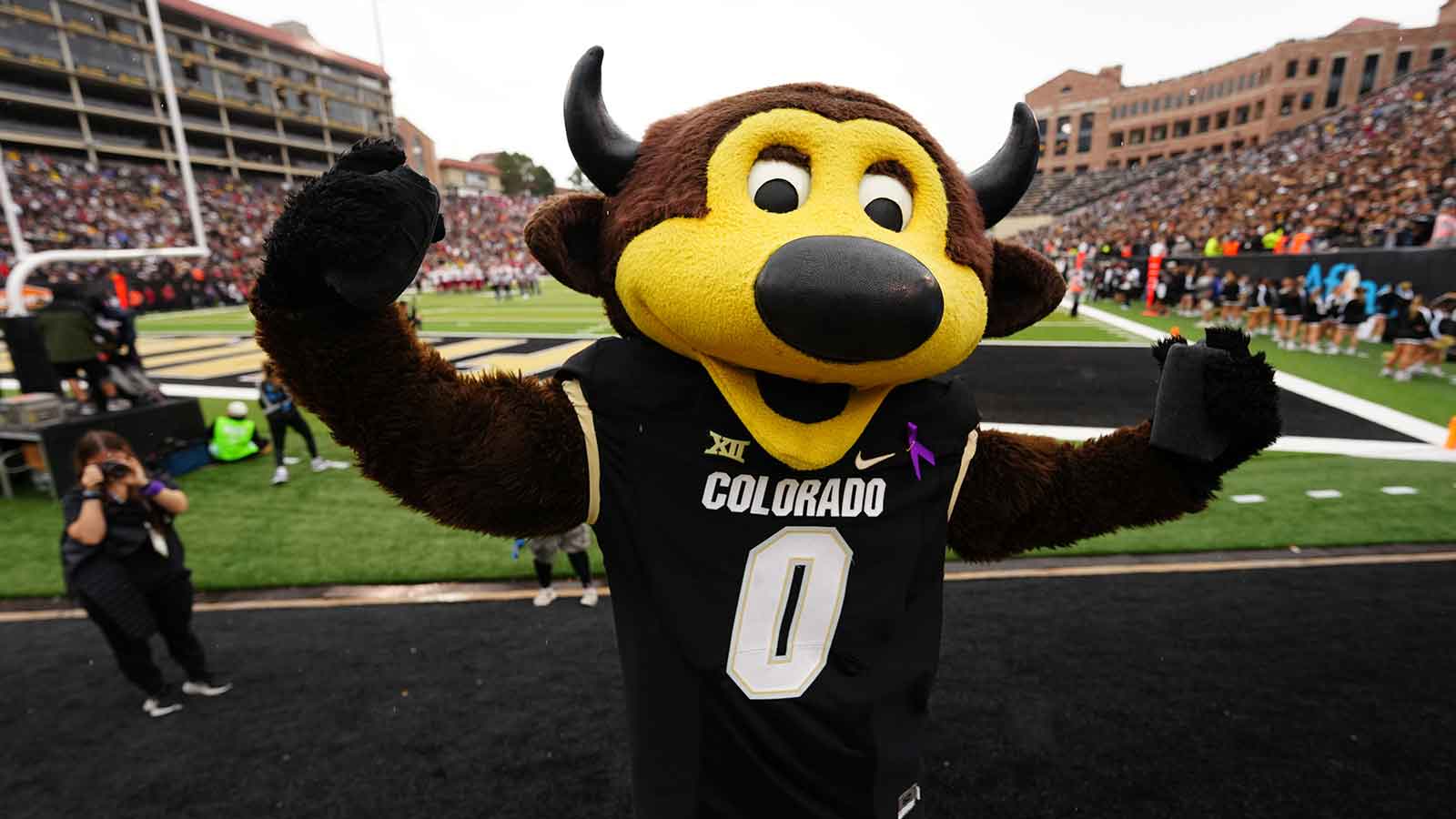 Colorado Buffaloes hire former Jaguars, Texas staffer as new athletic director