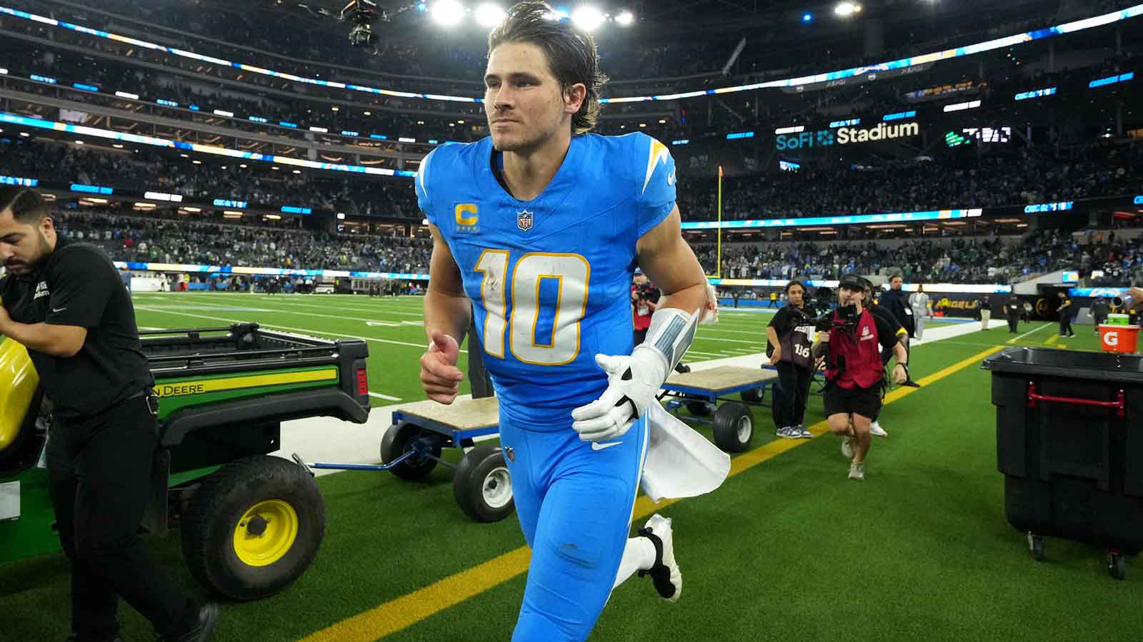 Chargers perfectly sum up Justin Herbert’s MNF performance with X-ray boast