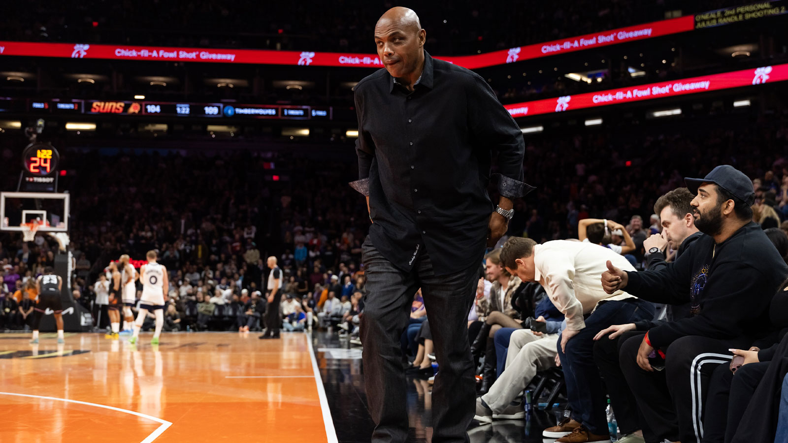 Charles Barkley takes shot at NFL ‘pigs’ for trying to steal Christmas from NBA