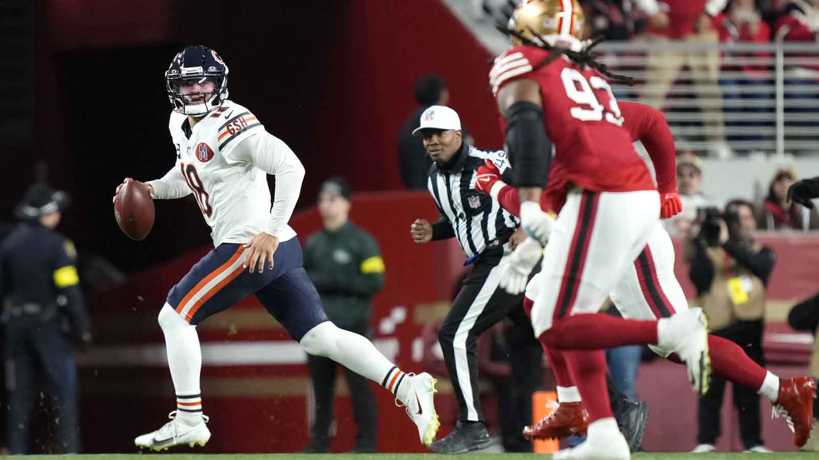 Bears QB Caleb Williams launches TD pass to Colston Loveland during MNF shootout vs. 49ers