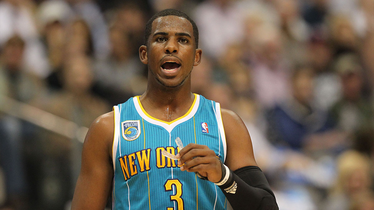 New Orleans Hornets guard Chris Paul (3) in action against the Dallas Mavericks at American Airlines Center. 