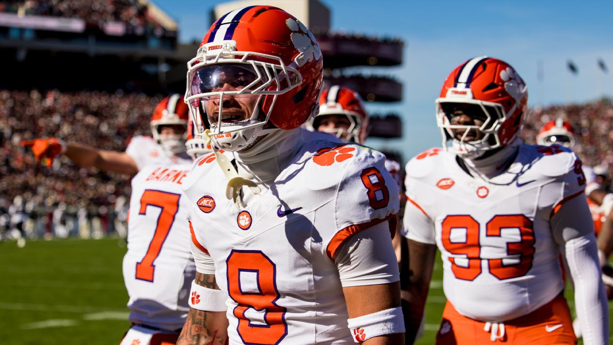 Clemson Tigers cornerback Avieon Terrell (8) celebrates a play against the South Carolina Gamecocks in the first quarter at Williams-Brice Stadium.