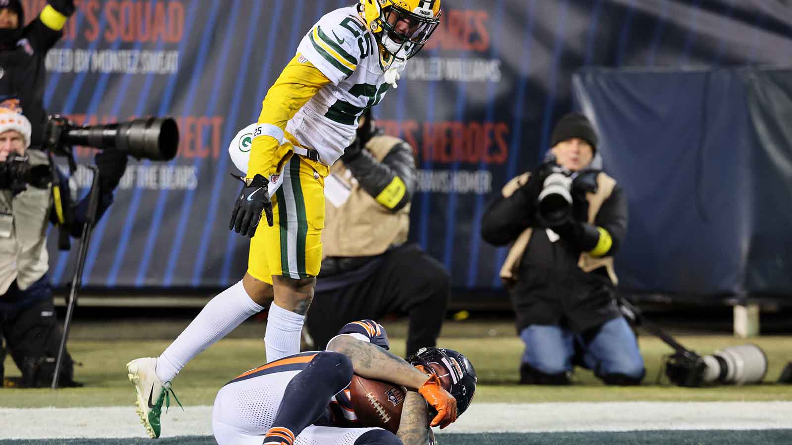 Bears fans erupt after all-time great comeback win over Packers